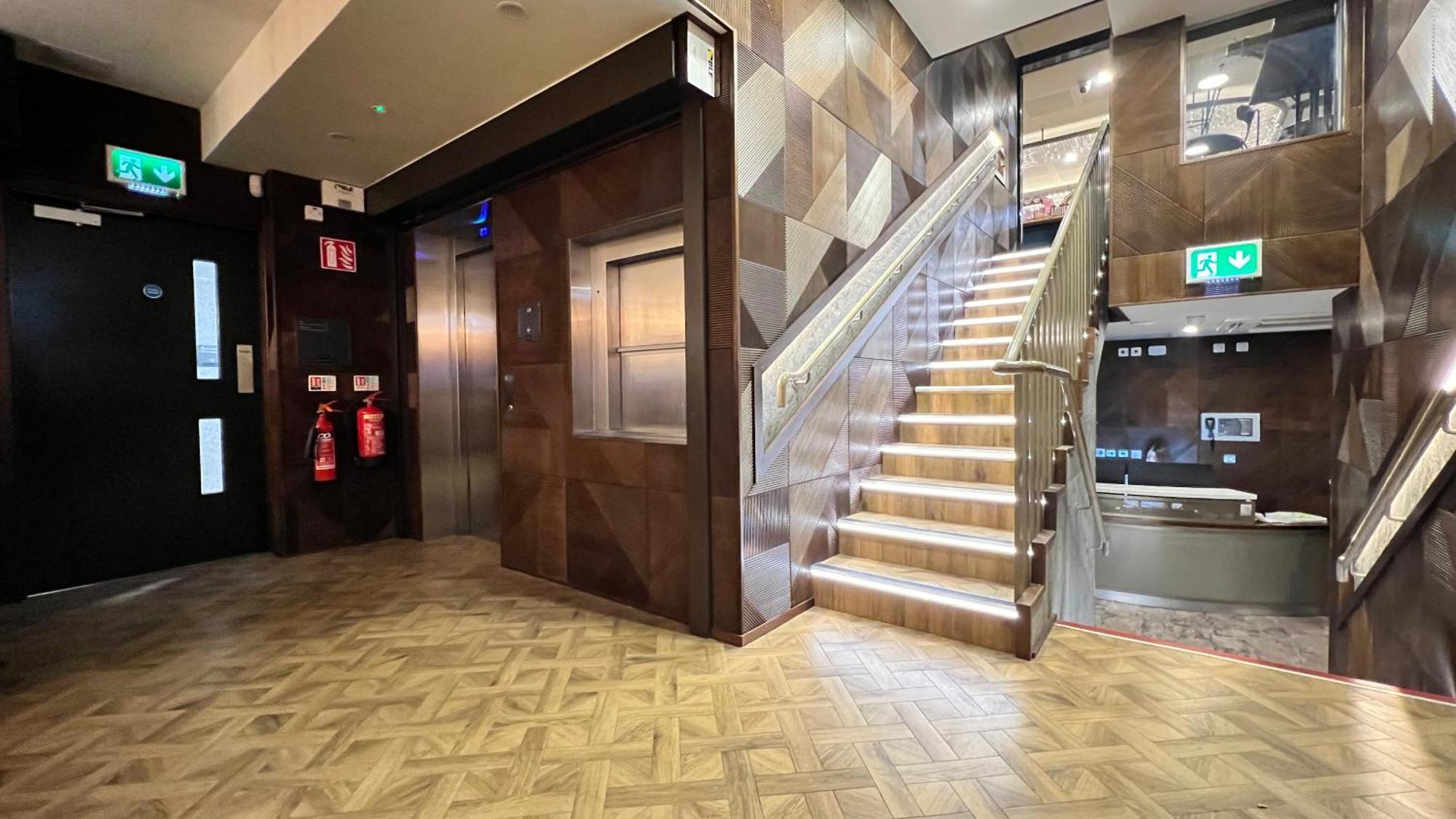 Wellington Temple Bar Dublin Exterior foto